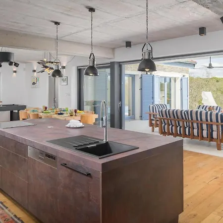 Ferienhaus Gorgeous In With Kitchen *
